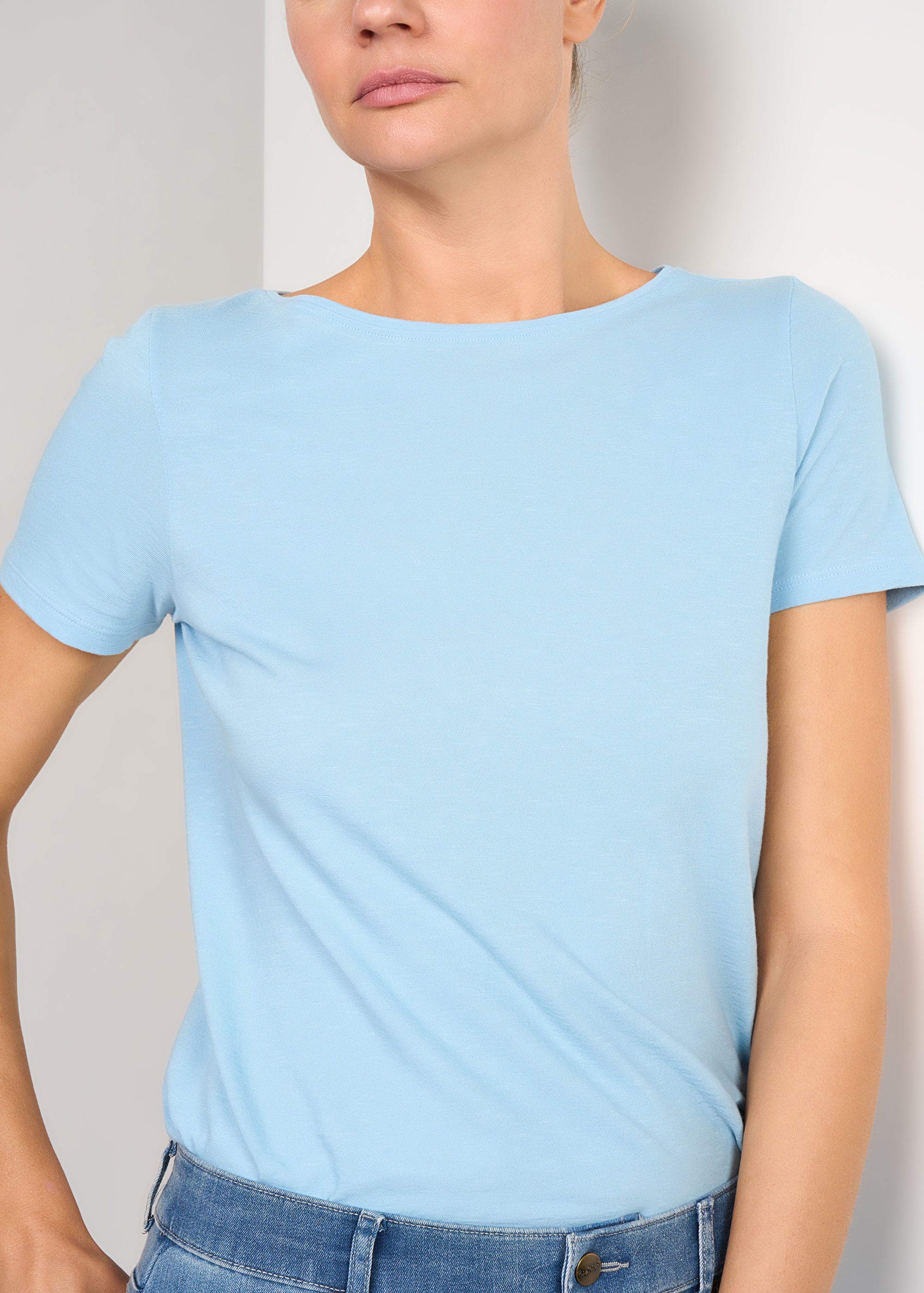 T-SHIRT LEGER CON LINO SCOLLO BARCHETTA