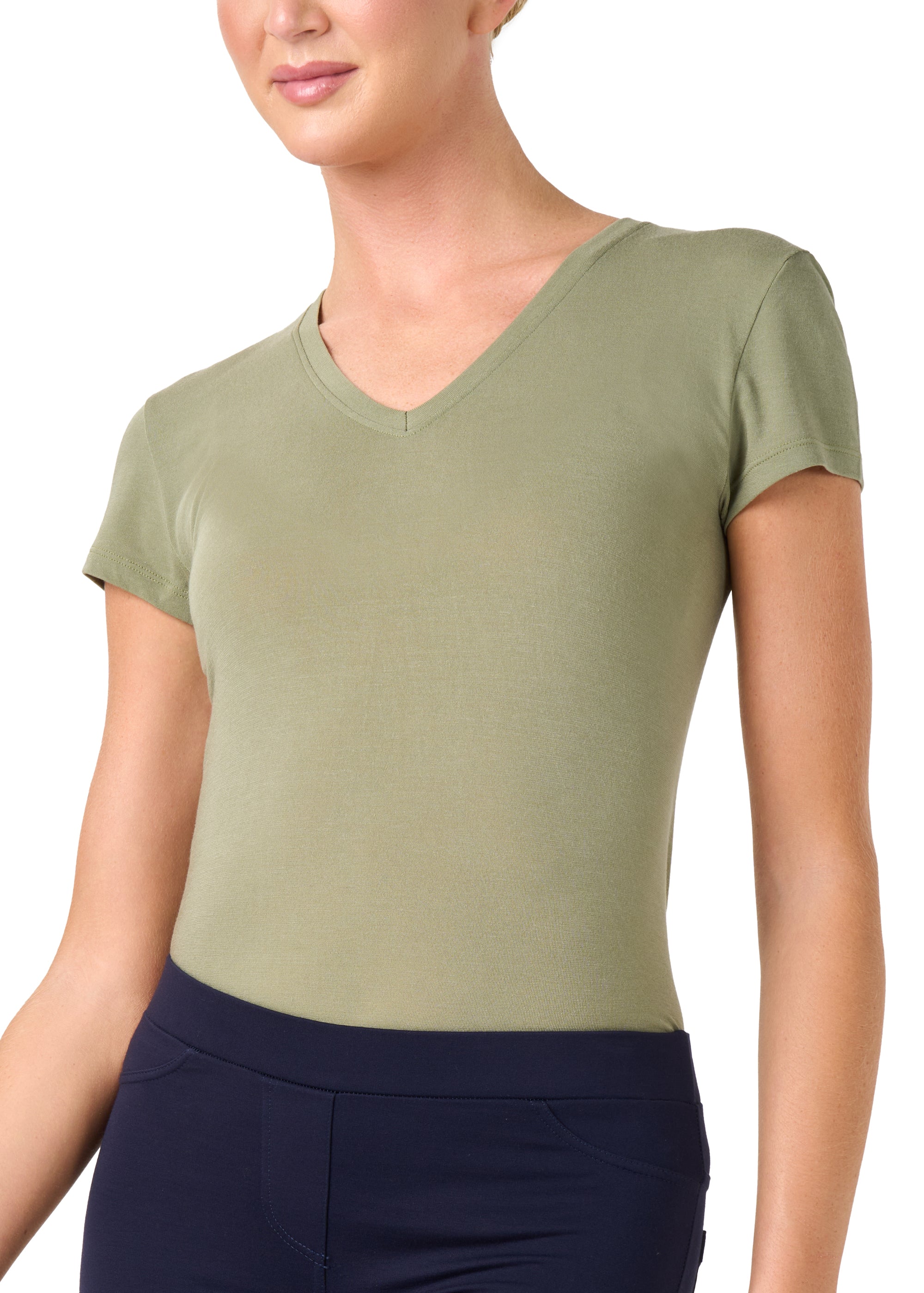 T-SHIRT LEGER CON SETA SCOLLO V