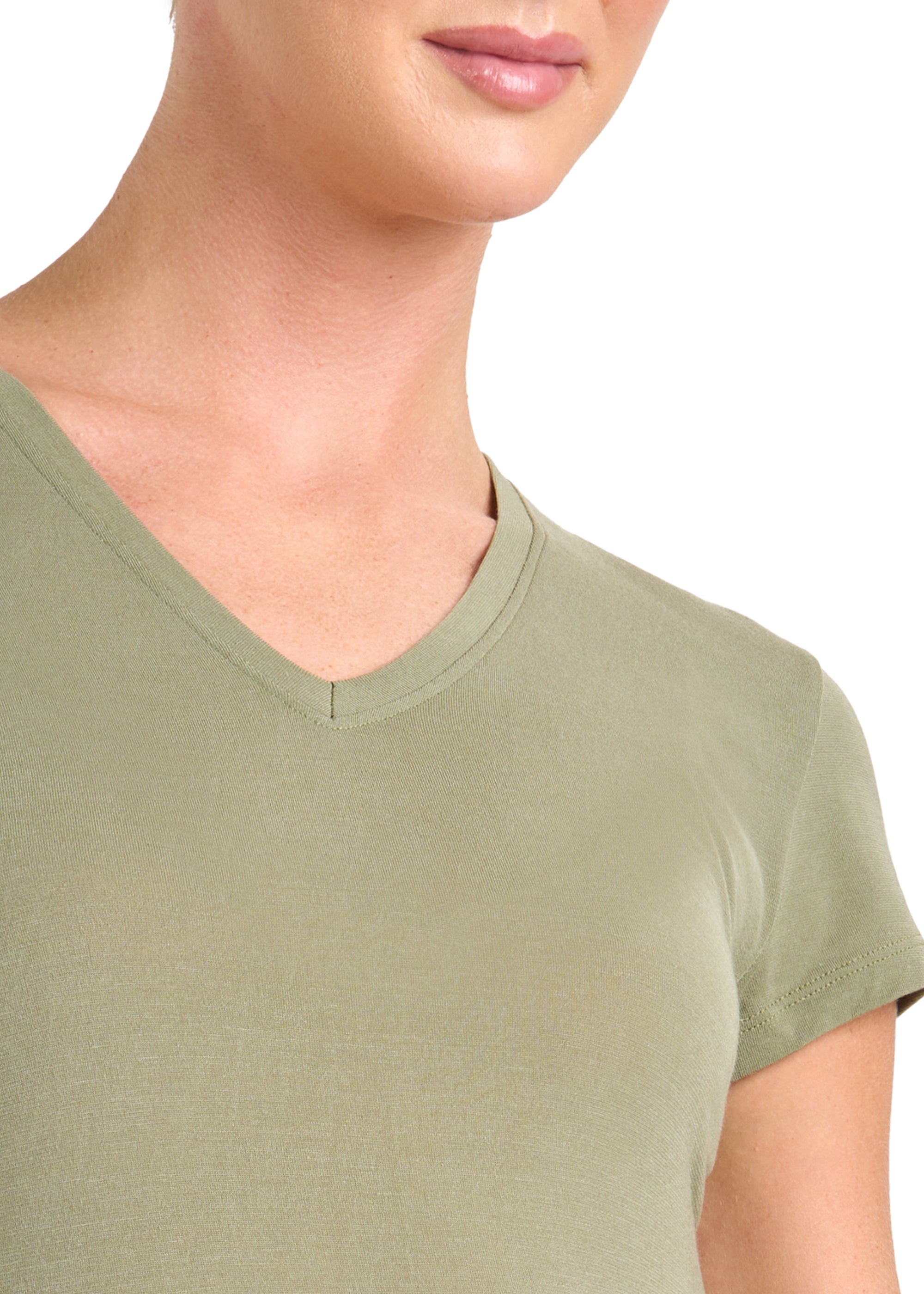 T-SHIRT LEGER CON SETA SCOLLO V