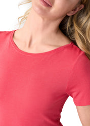T-SHIRT LEGER CON SETA SCOLLO BARCHETTA
